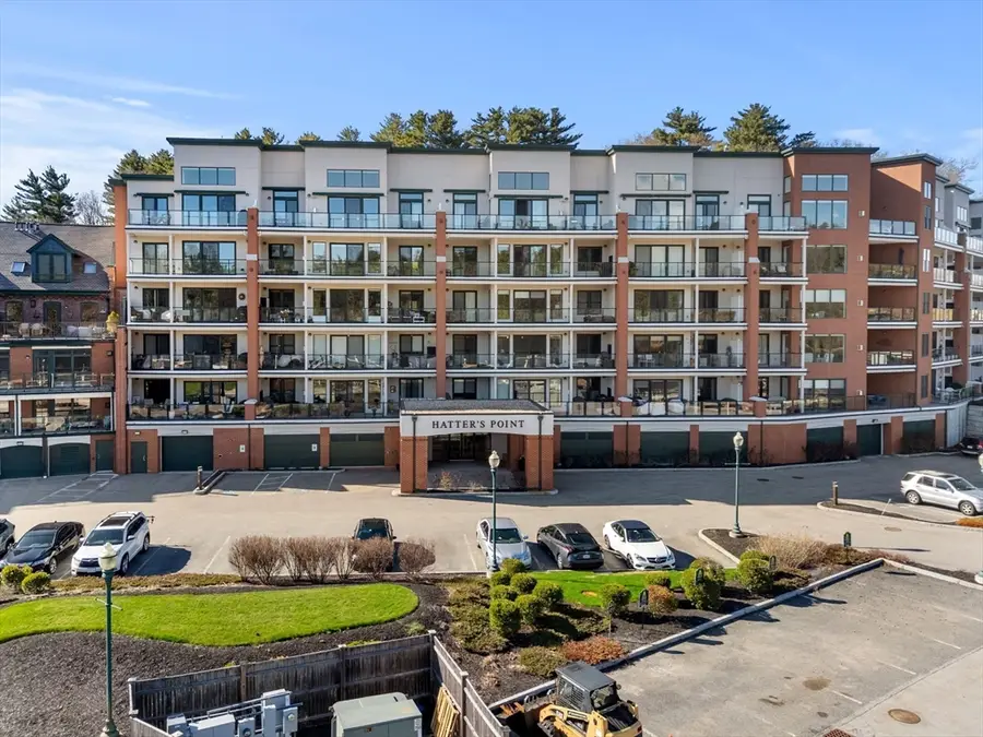 60 Merrimac St #109, Amesbury, MA 01913 - #2