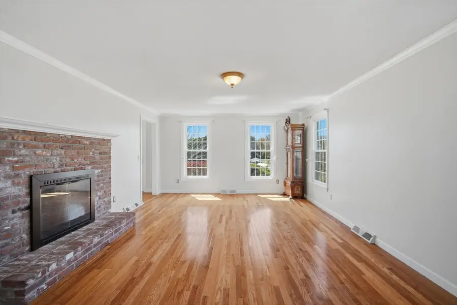 32 Rolling Meadow Ln, East Longmeadow, MA 01028 - #3