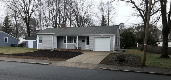 10 Veery Road, Attleboro, MA 02703