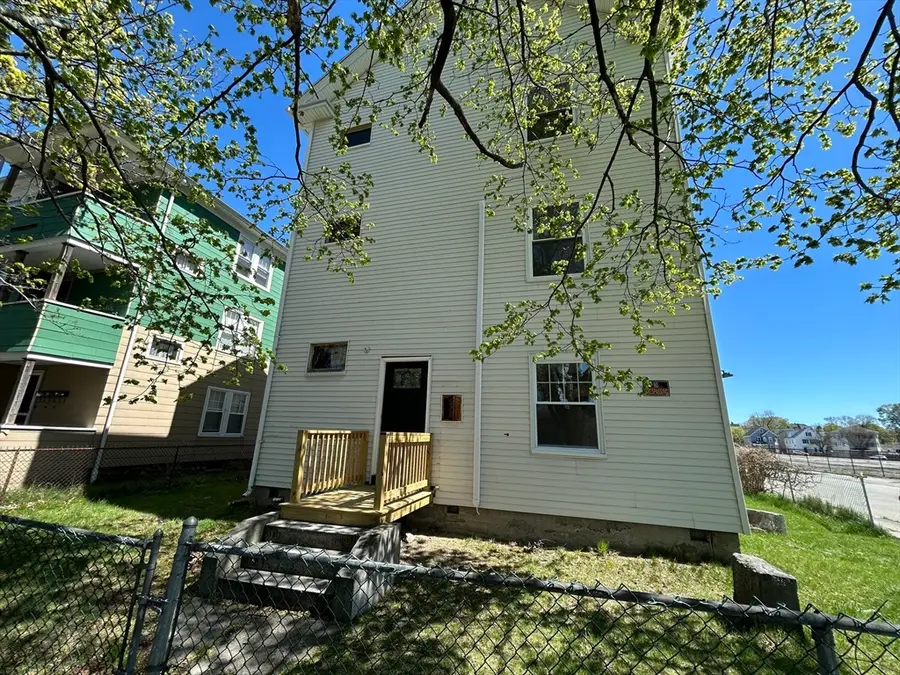 2 Stevens Rd, Worcester, MA 01603 - #3