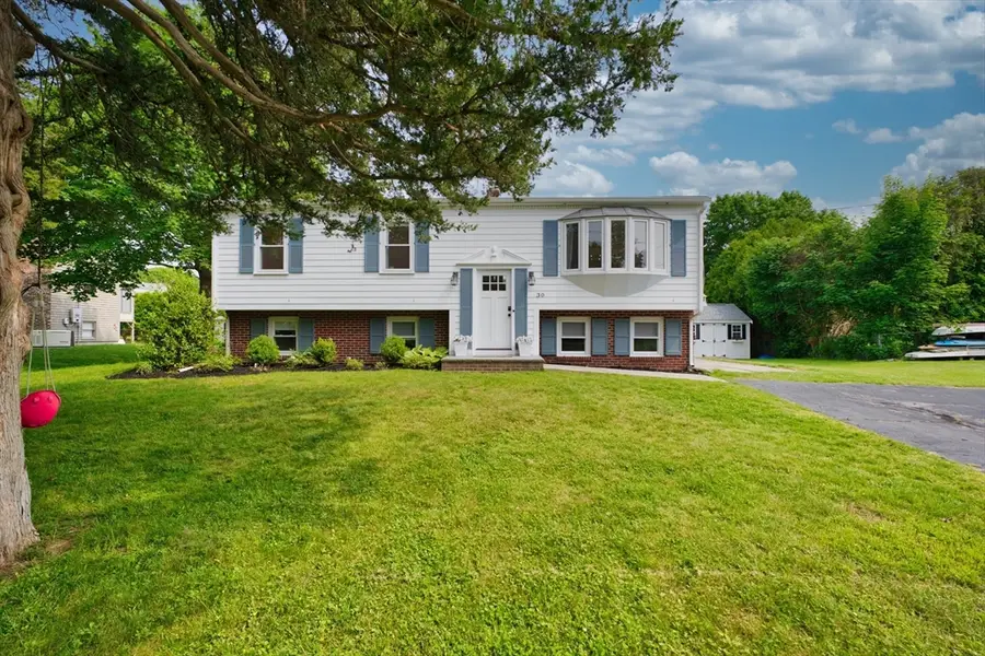 30 Lucy St, Dartmouth, MA 02748 - #2