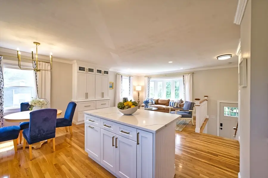 30 Lucy St, Dartmouth, MA 02748 - #3