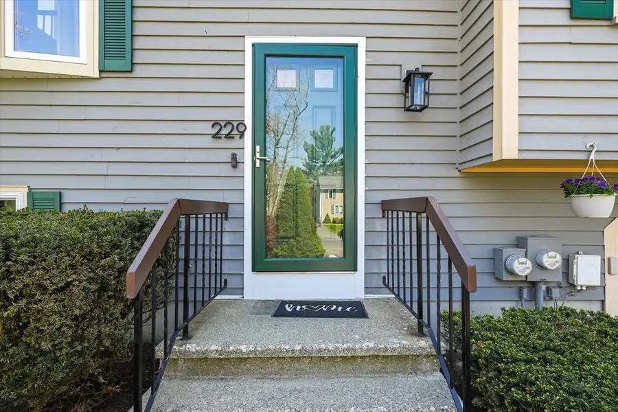 229 Comfort St #229, Bridgewater, MA 02324 - #3