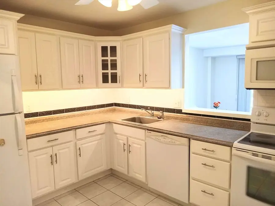 12 Mount Vernon St #25, Melrose, MA 02176 - #3