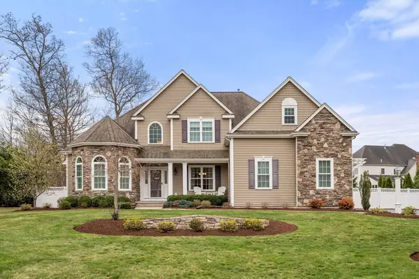 31 Chickadee Way, North Attleboro, MA 02760