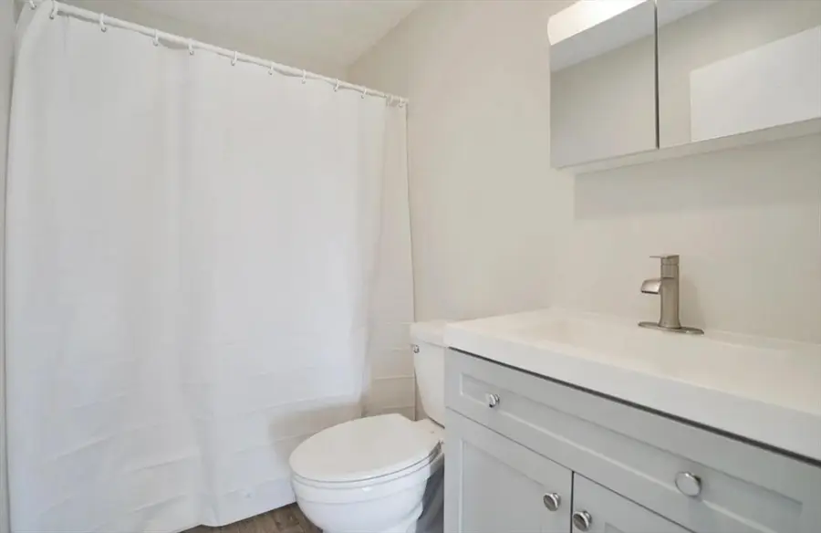 35 Log #3D, Manchester, NH 03102 - #3