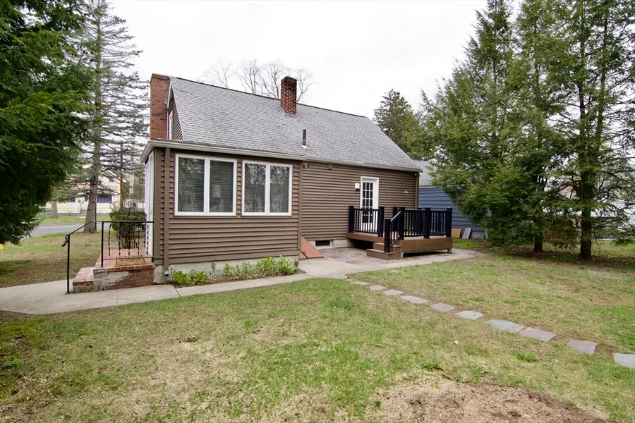 1657 Carew St, Springfield, MA 01104 - #2