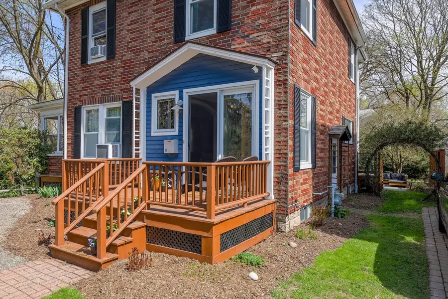 8 Edgewood Ter, Northampton, MA 01060 - #2