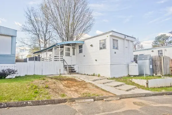 38 Klondike Ave, Westfield, MA 01085