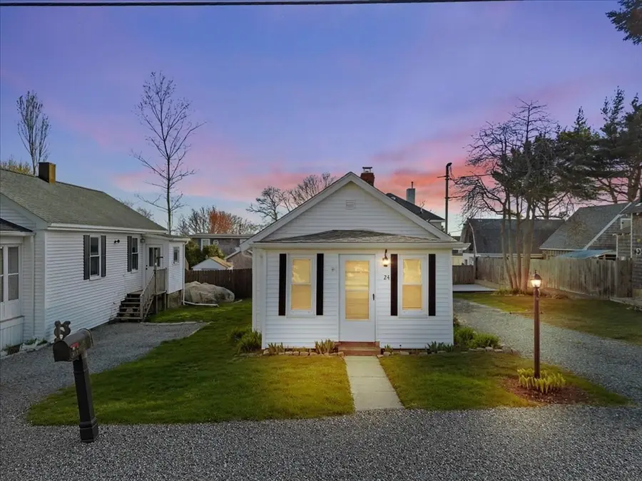 24 Harvard St, Fairhaven, MA 02719 - #2