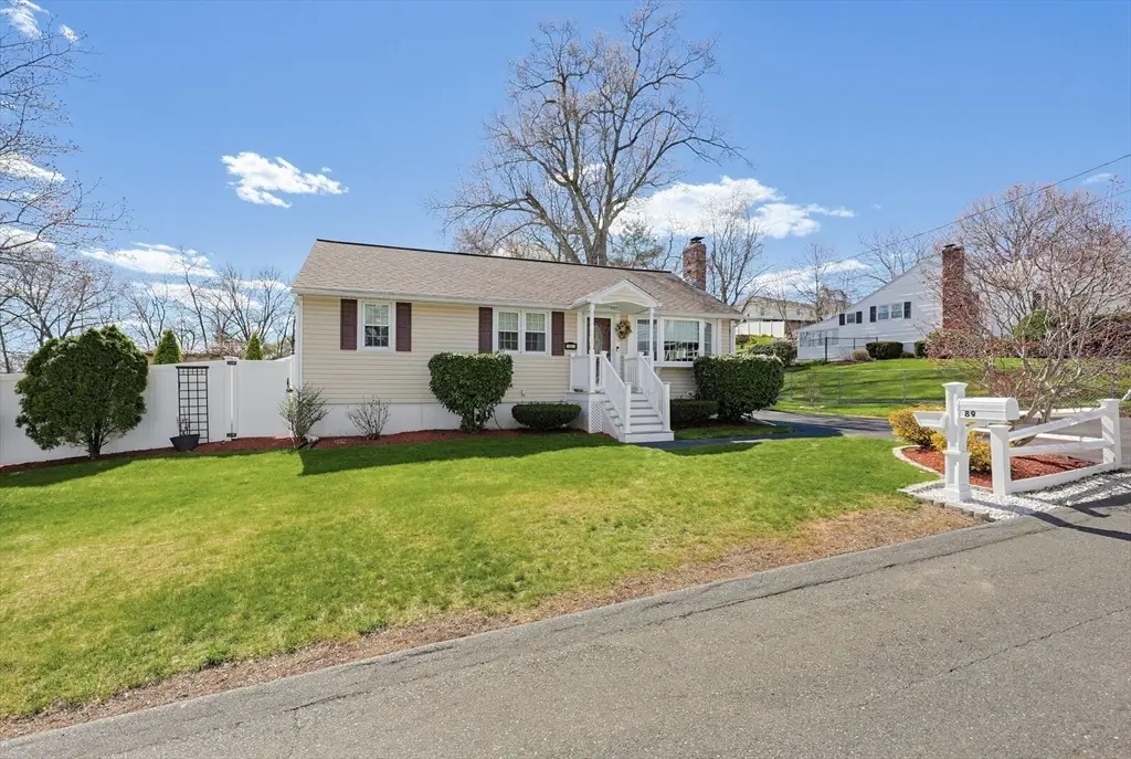 89 Coburn Dr, Lowell, MA 01854 - #1