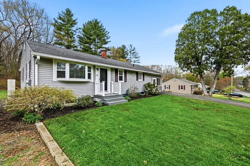 39 Hillside Ave, South Hadley, MA 01075 - #1