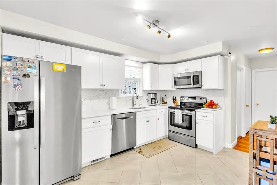 18 Mayflower Rd, Northborough, MA 01532 - #3