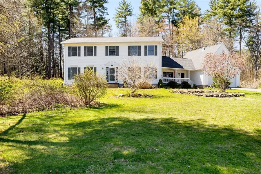 7 Lyman St, Granby, MA 01033 - #2