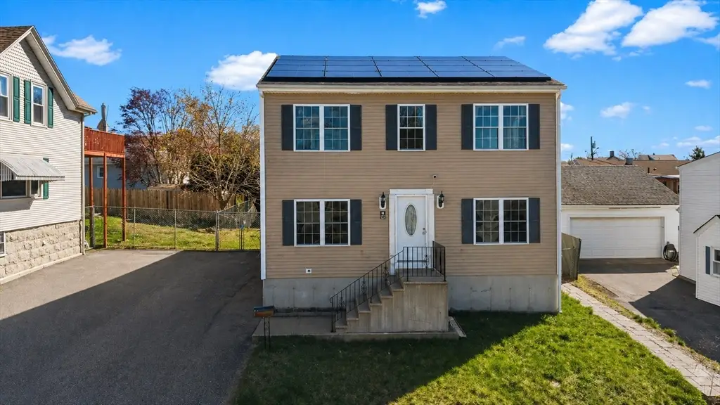 563 Woodman St, Fall River, MA 02724 - #1