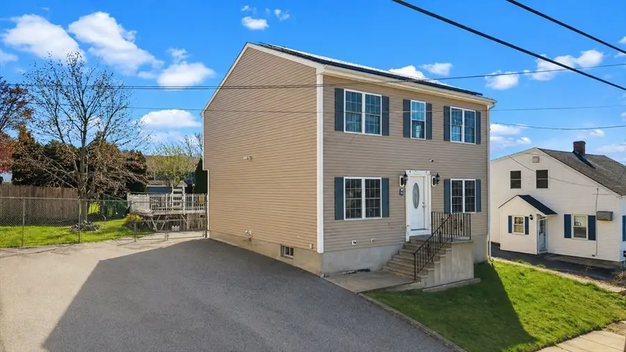 563 Woodman St, Fall River, MA 02724 - #2