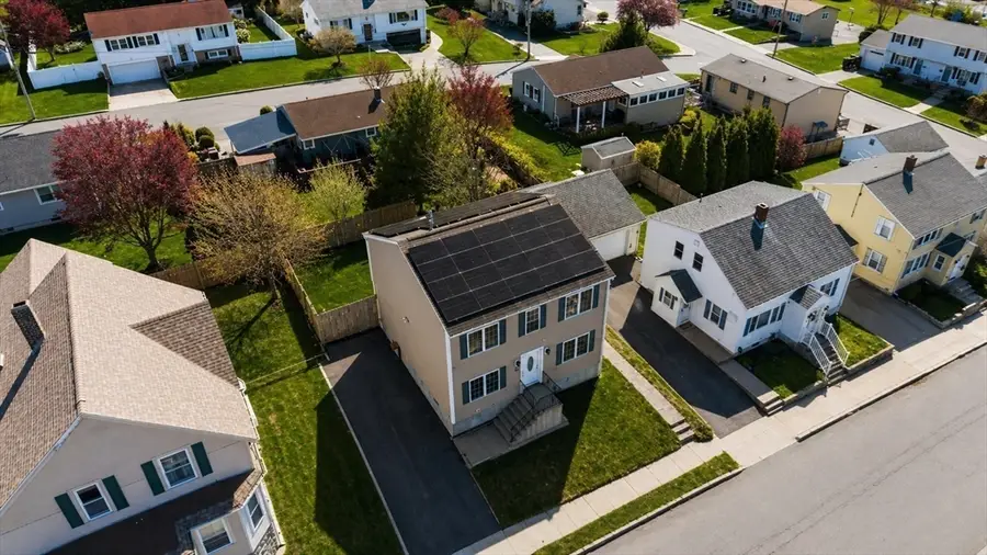 563 Woodman St, Fall River, MA 02724 - #3