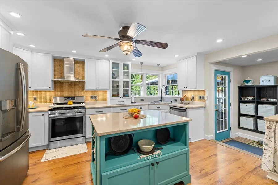 751 Hixville Rd, Dartmouth, MA 02747 - #2