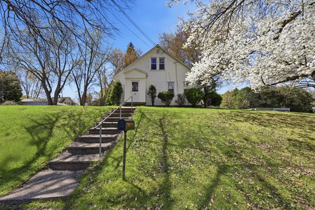 18 Haig Ave, South Hadley, MA 01075 - #1