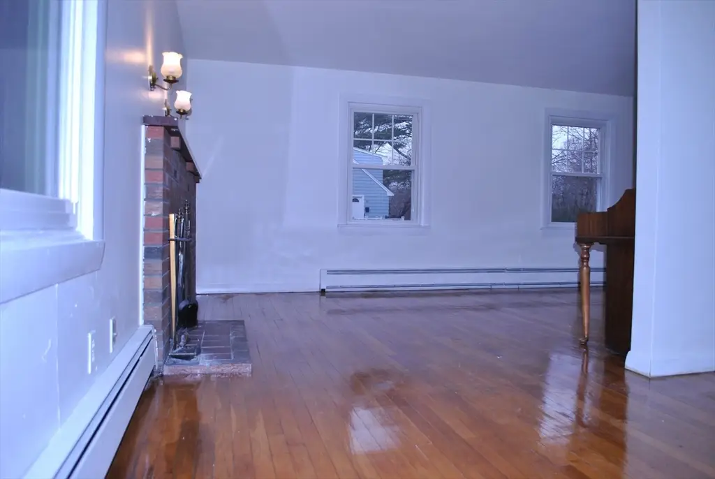 21 Goldsmith Ave, Beverly, MA 01915 - #1