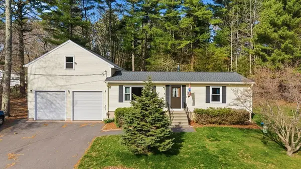 47 Center St, Westport, MA 02790