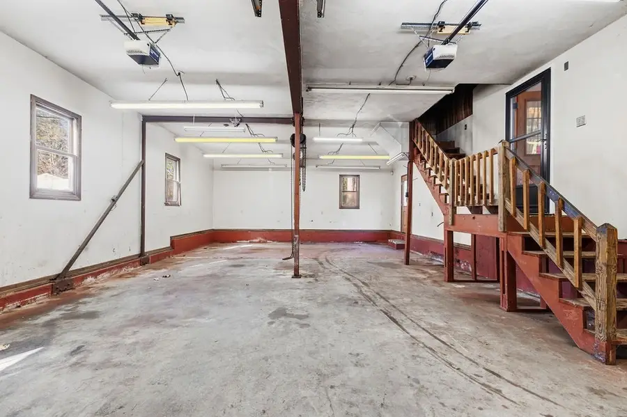 47 Center St, Westport, MA 02790 - #3