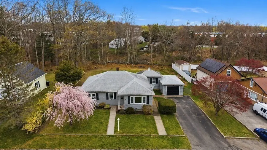 89 Lexington Ave, Dartmouth, MA 02747 - #3