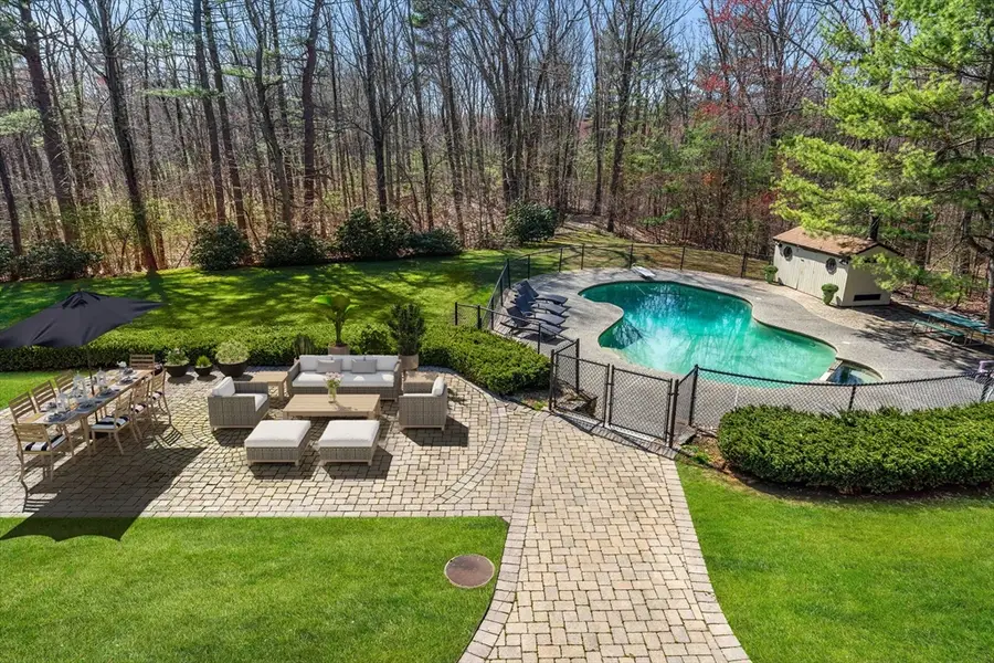 31 Upton Hills Ln, Middleton, MA 01949 - #2