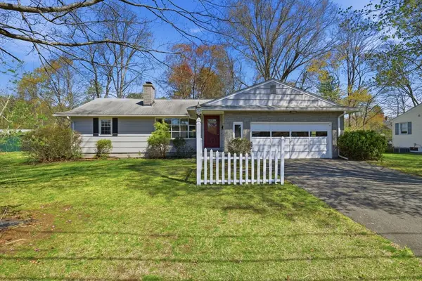 7 Dragon Circle, Easthampton, MA 01027