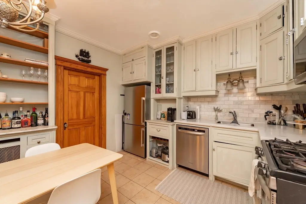 49 Revere St #4, Boston, MA 02114 - #1