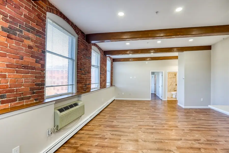 402 River St #4C, Haverhill, MA 01832 - #3