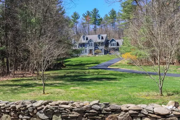 515 Old Dunstable Rd, Groton, MA 01450