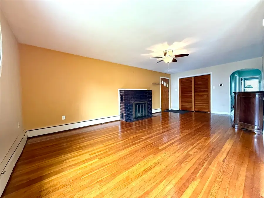 14 Governors St, Worcester, MA 01606 - #2