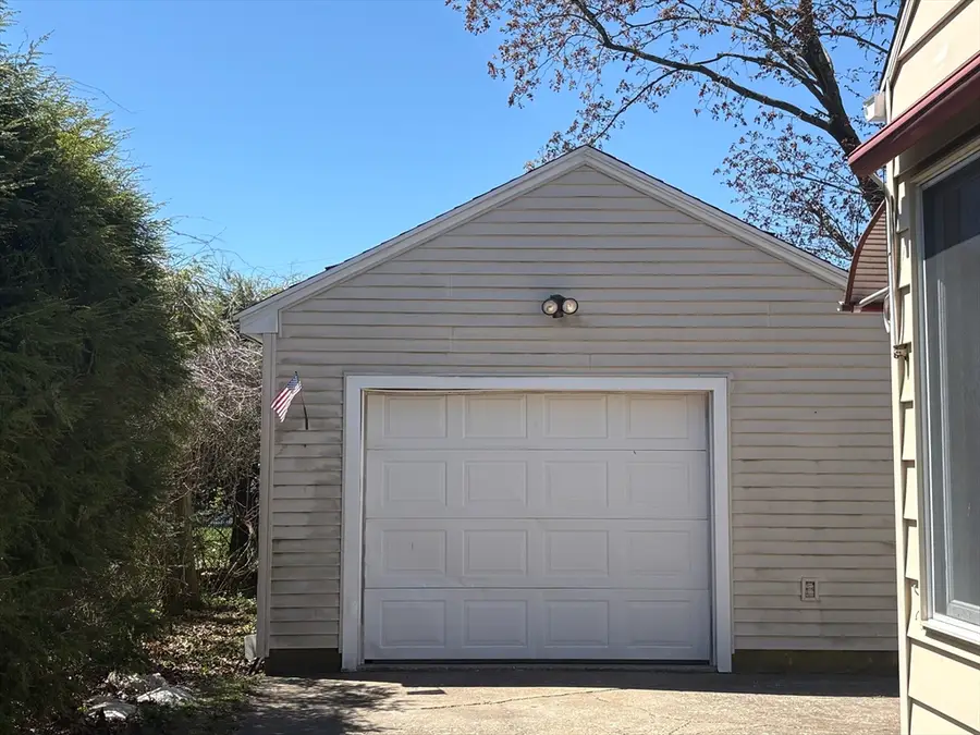 18 Cambridge Street, Ludlow, MA 01056 - #3