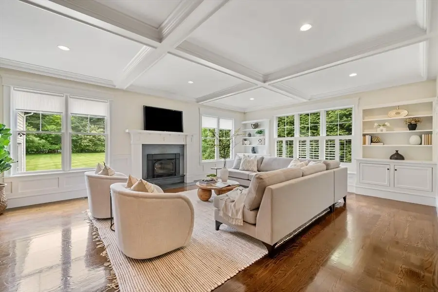 12 Haven St, Dover, MA 02030 - #3