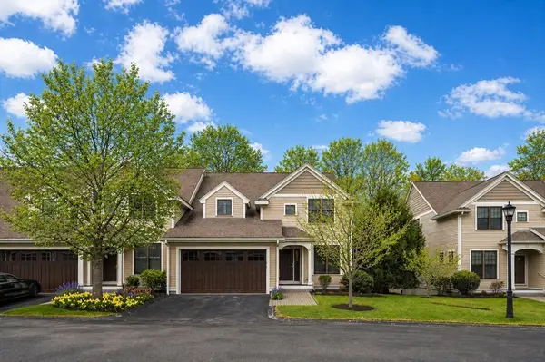 10 Graystone Cir #10, Winchester, MA 01890