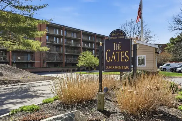 144 Marble St #403, Stoneham, MA 02180