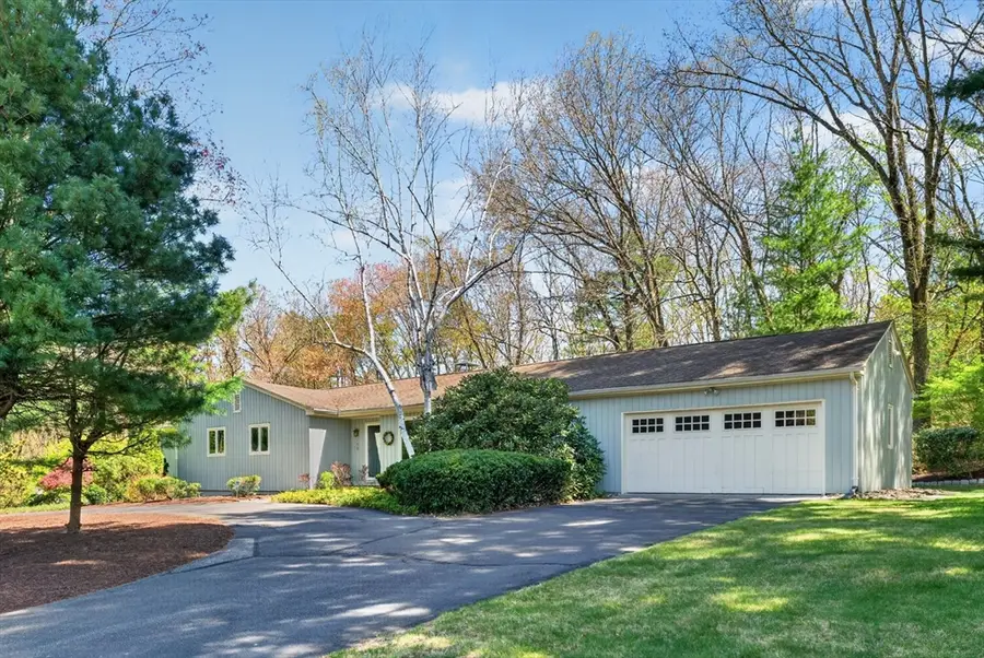 127 Inverness Ln, Longmeadow, MA 01106 - #2