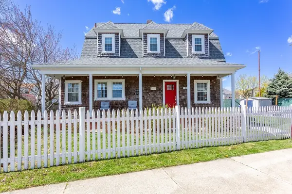 25 Gosnold St, New Bedford, MA 02740