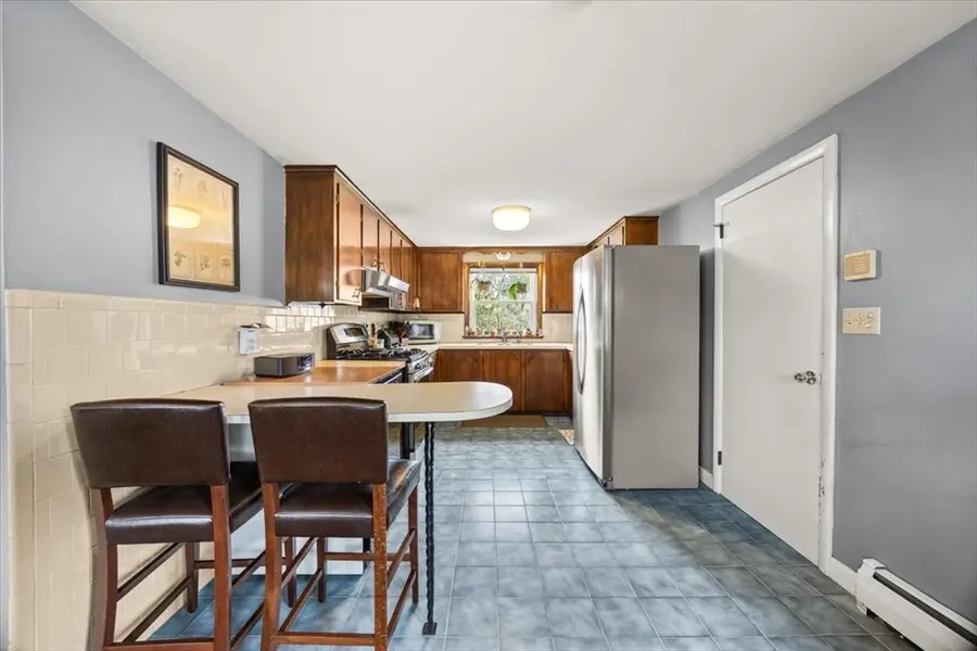 548 Jefferson St, Fall River, MA 02721 - #3