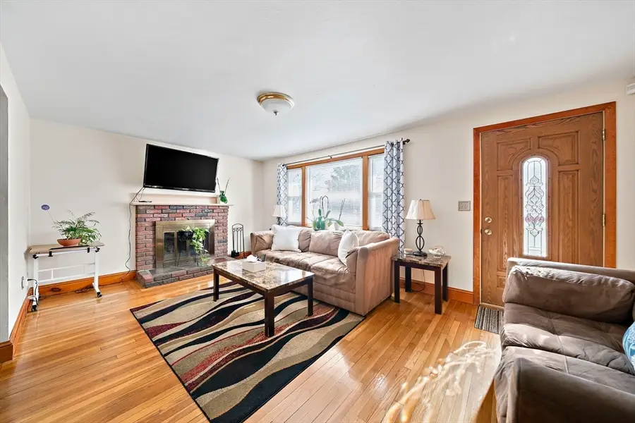 7 Oakwood Ave, Randolph, MA 02368 - #3