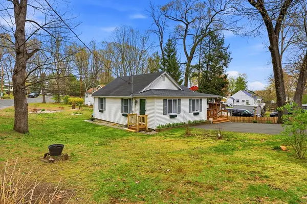 1 Echo Rd, Southwick, MA 01077