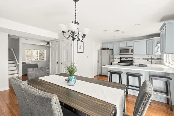 305 Salem St #203, Woburn, MA 01801