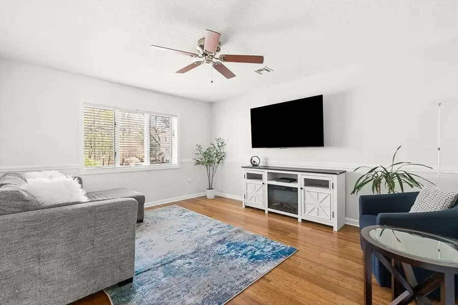 305 Salem St #203, Woburn, MA 01801 - #3