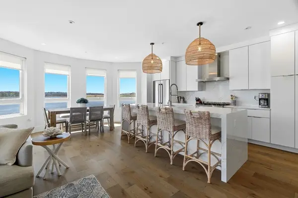 60 Newbury St #1, Quincy, MA 02171