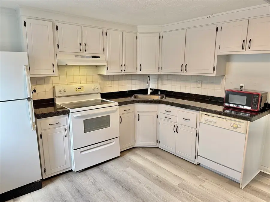 124 Addison St #4, Chelsea, MA 02150 - #3