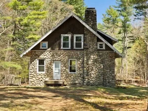 876 Plymouth St, East Bridgewater, MA 02333