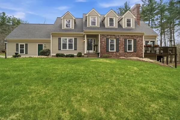 41 Derby Ln #41, Tyngsborough, MA 01879