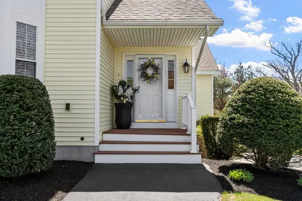 4 Meagans' Way #4, Haverhill, MA 01832