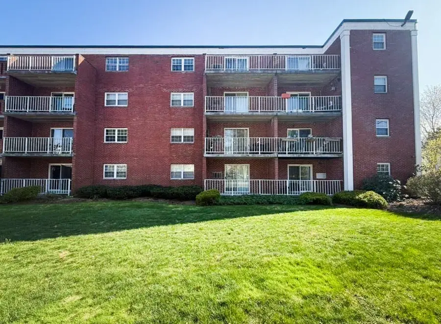 50 Webster St #104, Weymouth, MA 02190 - #3